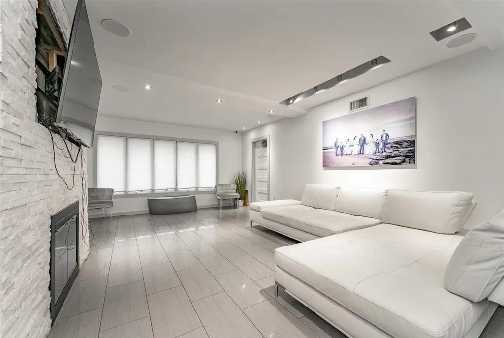 536 Oxford Road Cedarhurst NY 11516