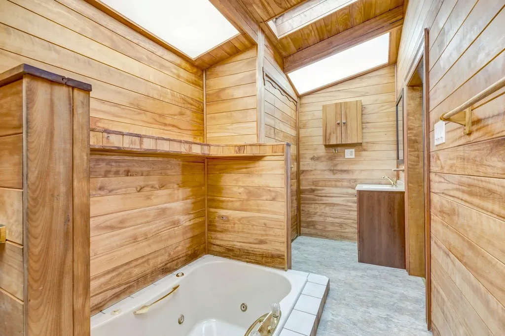 522 Starlight Drive Shirley NY 11967