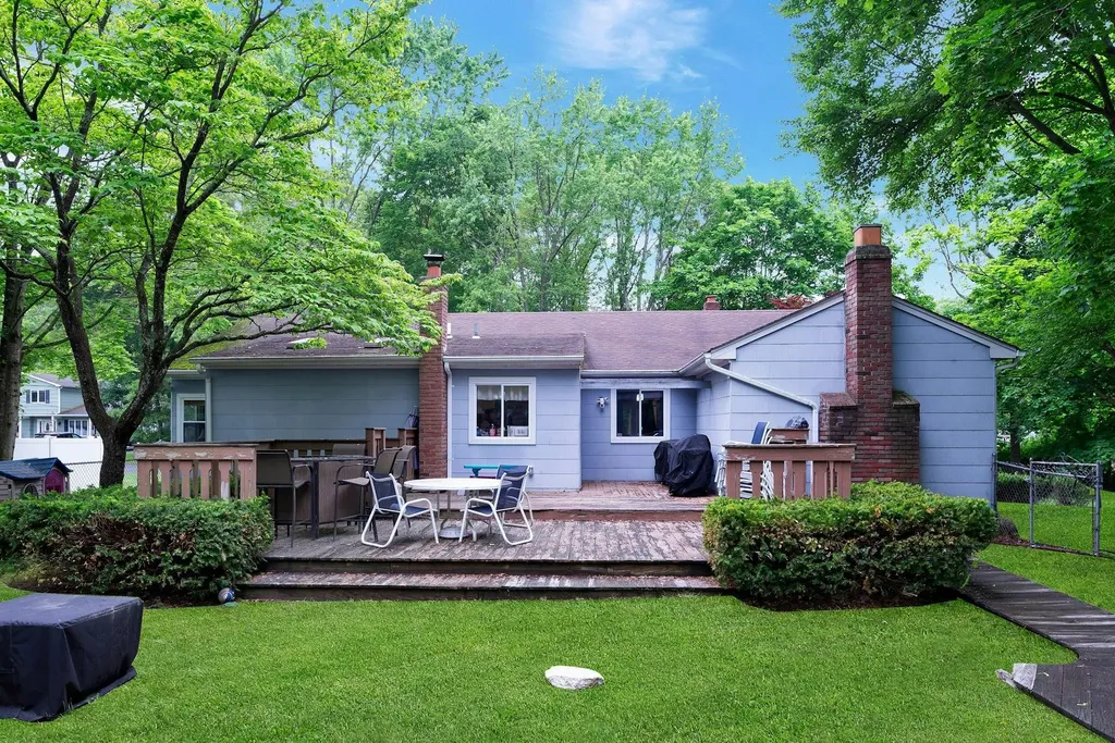 522 Starlight Drive Shirley NY 11967