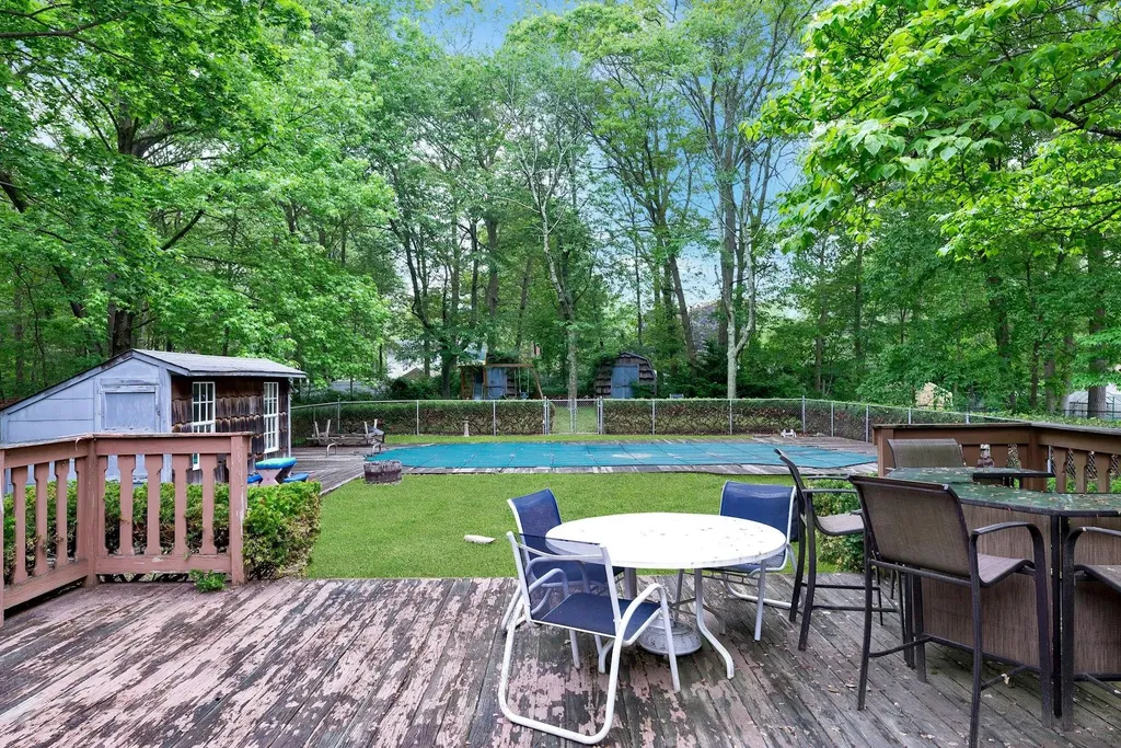 522 Starlight Drive Shirley NY 11967