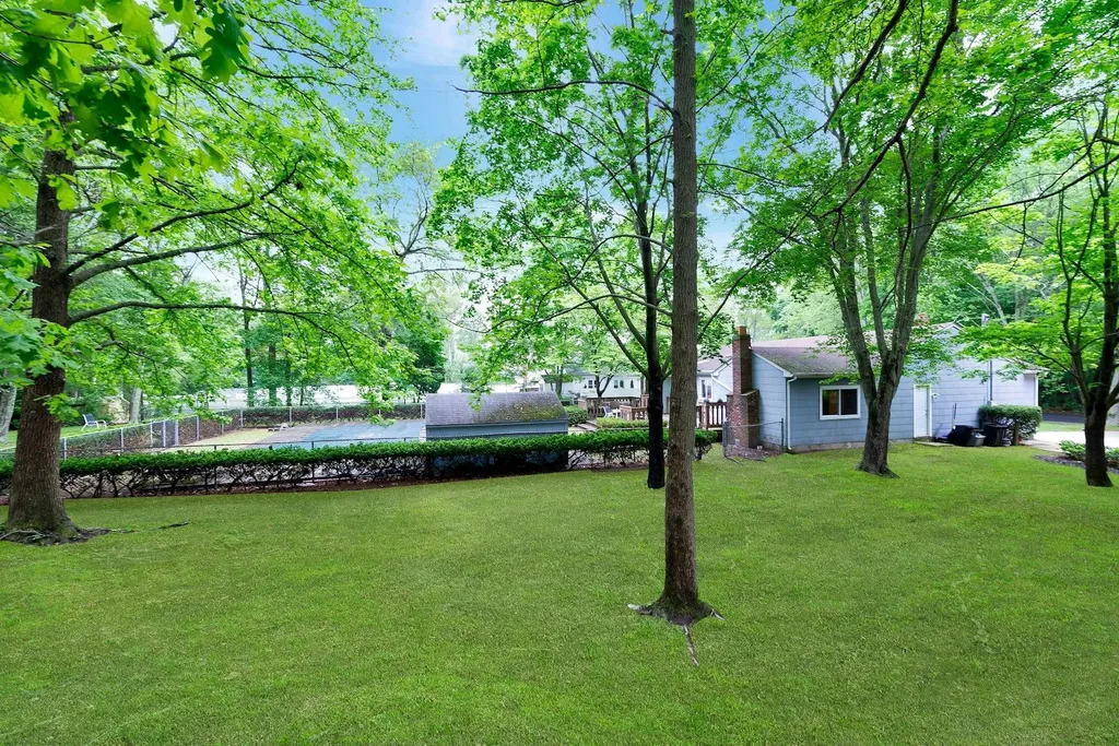 522 Starlight Drive Shirley NY 11967
