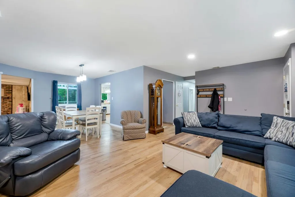 522 Starlight Drive Shirley NY 11967