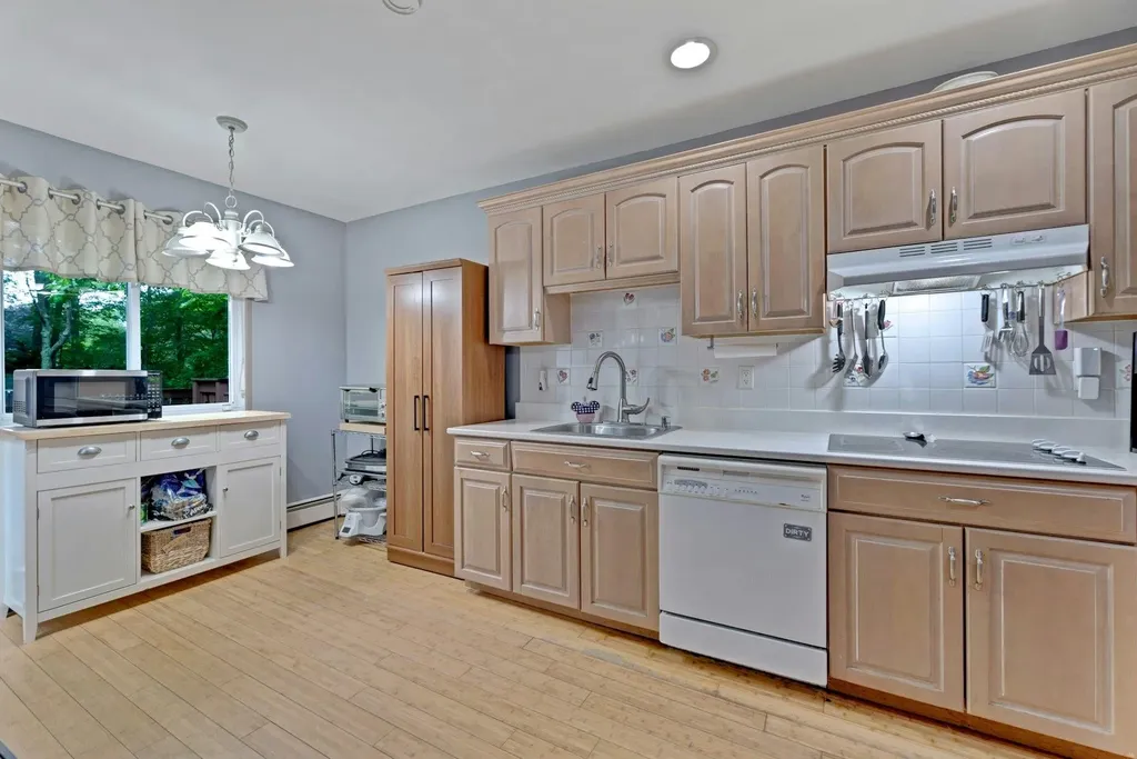 522 Starlight Drive Shirley NY 11967