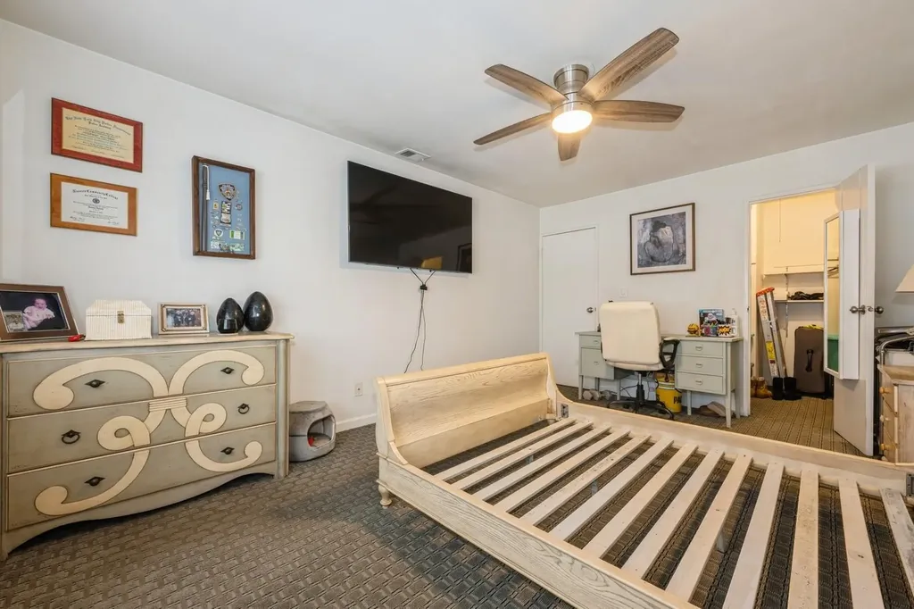 240 Mariners Way Copiague NY 11726