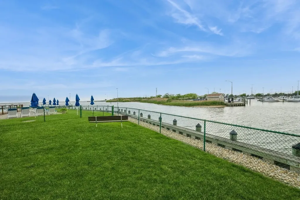 240 Mariners Way Copiague NY 11726