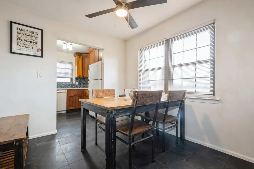 240 Mariners Way Copiague NY 11726