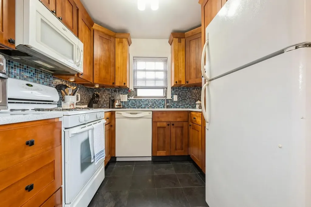 240 Mariners Way Copiague NY 11726
