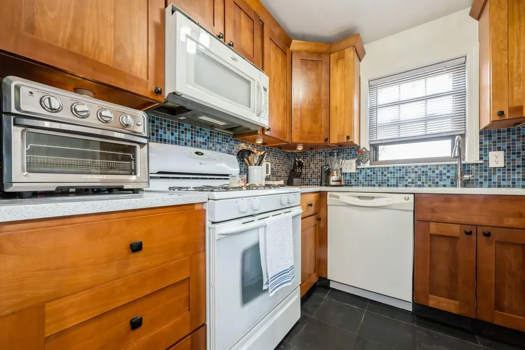 240 Mariners Way Copiague NY 11726