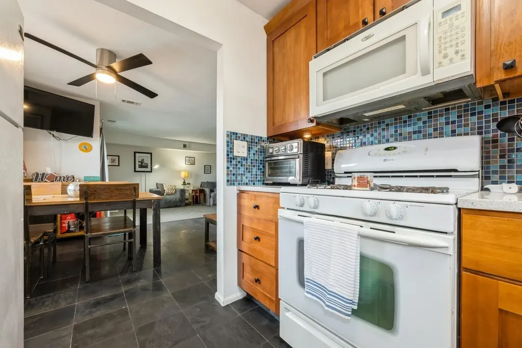 240 Mariners Way Copiague NY 11726
