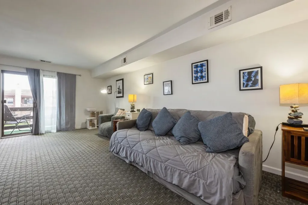 240 Mariners Way Copiague NY 11726
