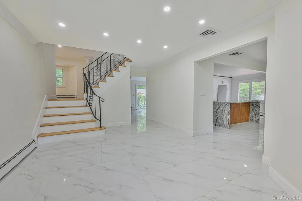 1 Parkhill Court Huntington NY 11743