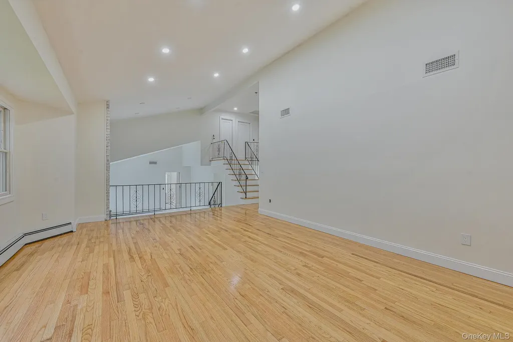 1 Parkhill Court Huntington NY 11743
