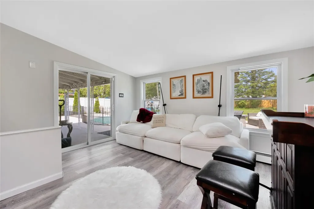 651 Hyman Avenue Bay Shore NY 11706