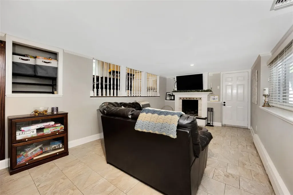 651 Hyman Avenue Bay Shore NY 11706