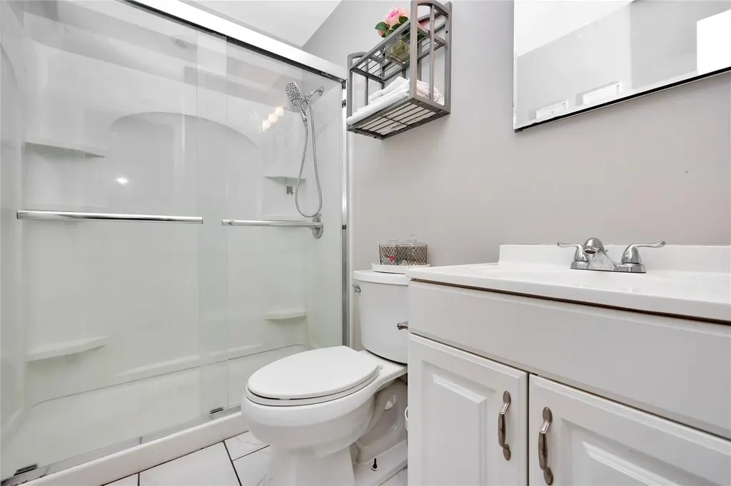 651 Hyman Avenue Bay Shore NY 11706