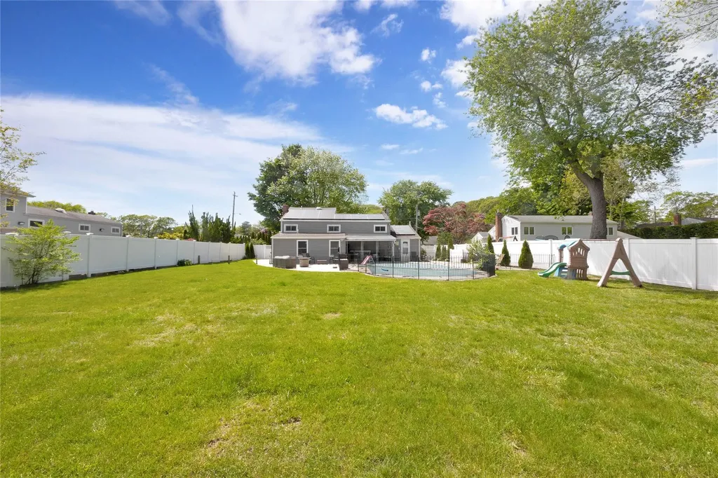 651 Hyman Avenue Bay Shore NY 11706