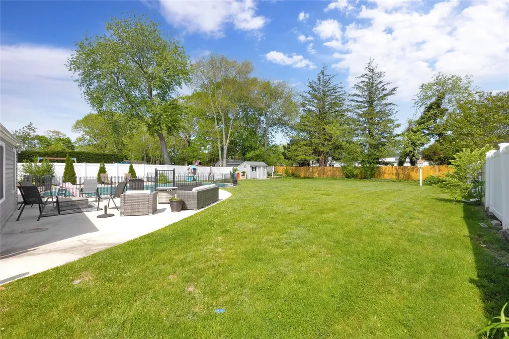 651 Hyman Avenue Bay Shore NY 11706