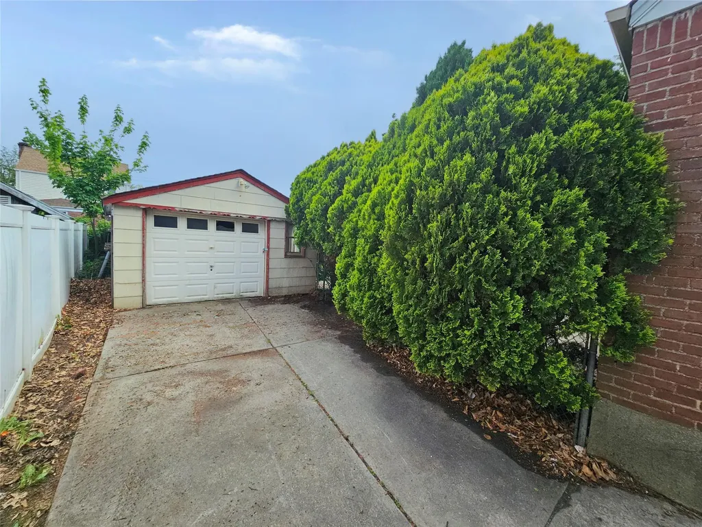 120 Stanton Boulevard Uniondale NY 11553