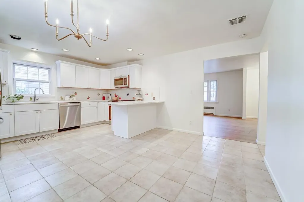 28 Lawrence Street Mount Kisco NY 10549