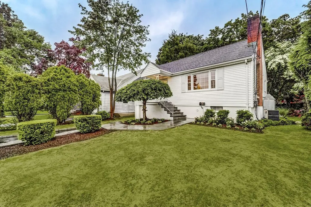 28 Lawrence Street Mount Kisco NY 10549