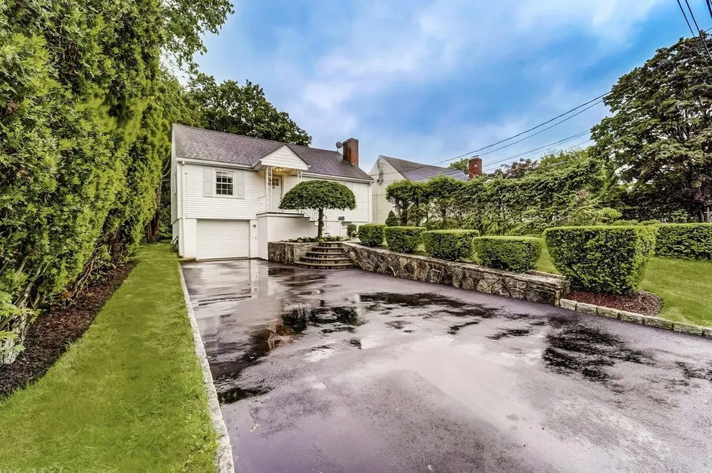 28 Lawrence Street Mount Kisco NY 10549