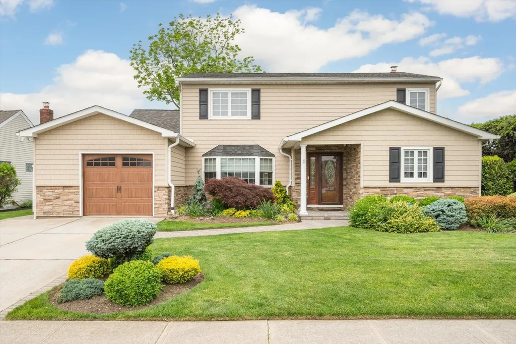 1248 Pleasant Road Wantagh NY 11793