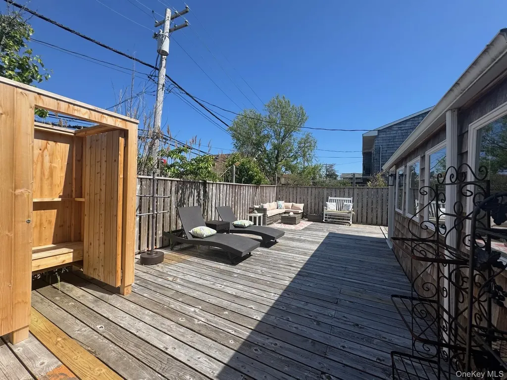 917 Evergreen Walk Ocean Beach NY 11770