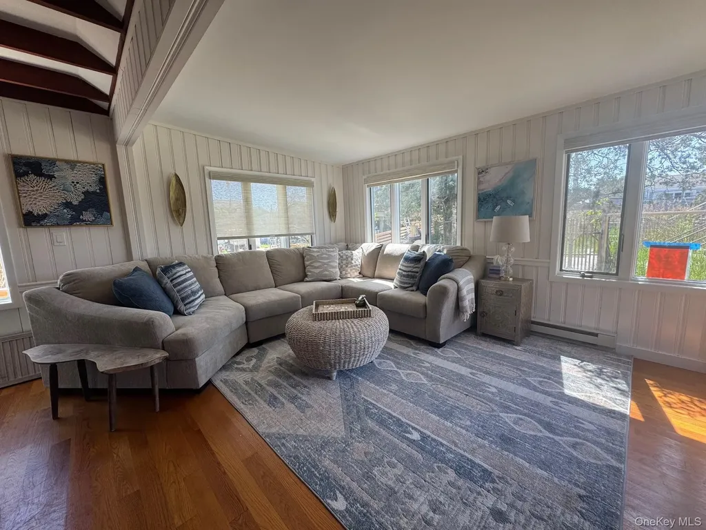 917 Evergreen Walk Ocean Beach NY 11770