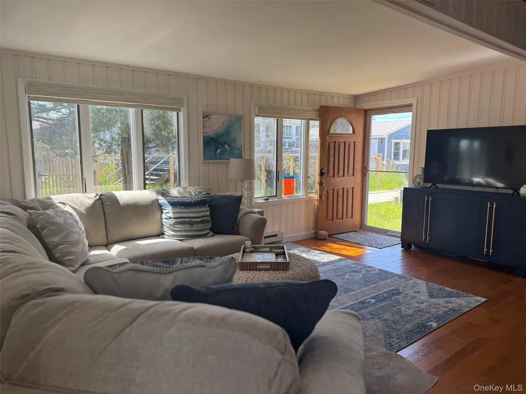 917 Evergreen Walk Ocean Beach NY 11770