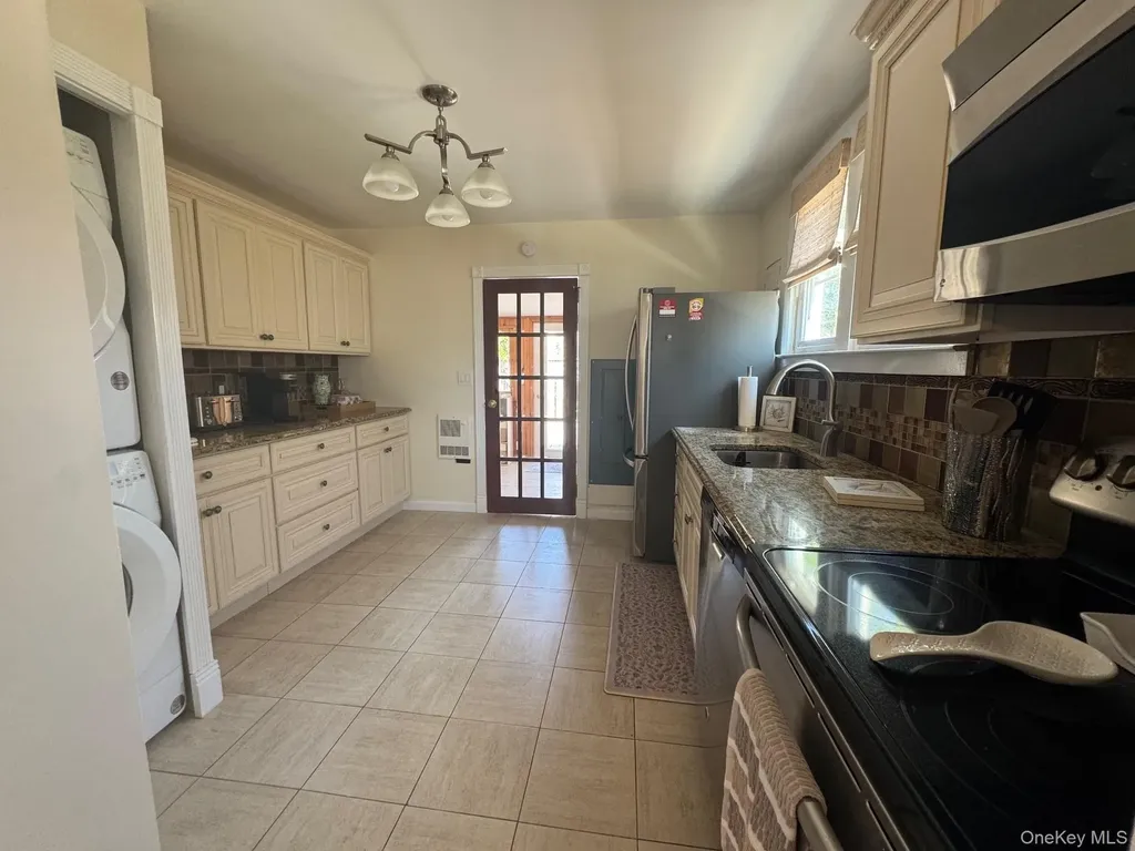 917 Evergreen Walk Ocean Beach NY 11770