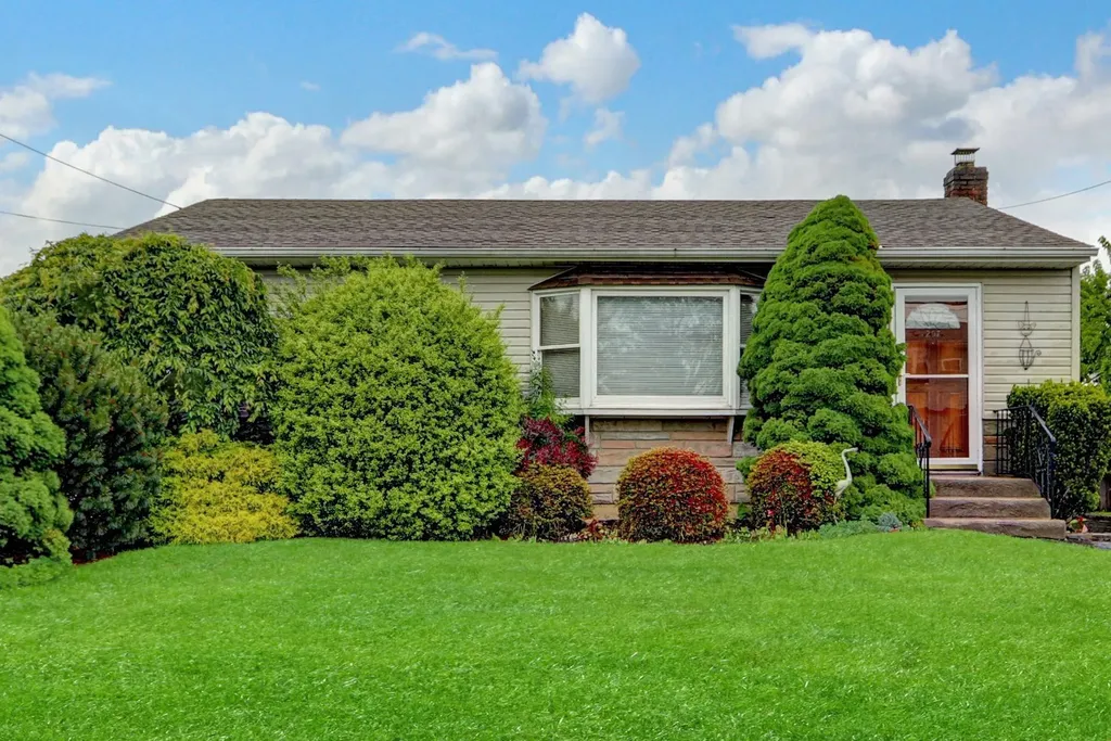 207 N 3rd Street Bethpage NY 11714