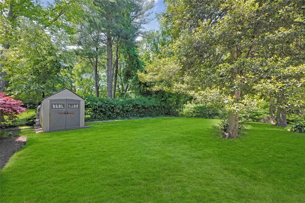 15 W Forest Avenue Freeport NY 11520