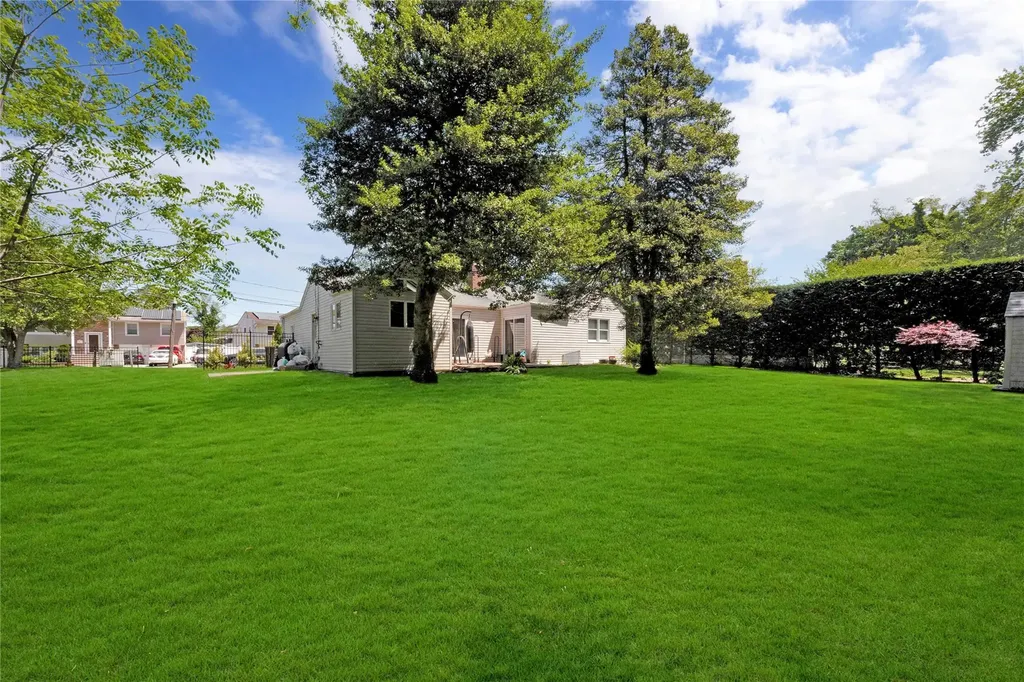 15 W Forest Avenue Freeport NY 11520