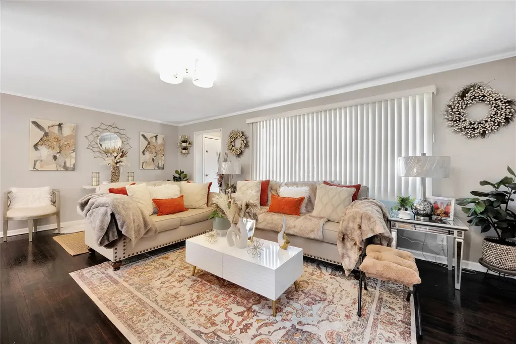 15 W Forest Avenue Freeport NY 11520