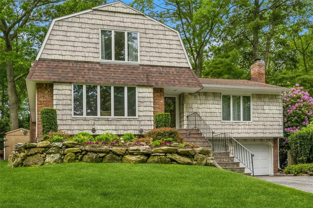 2 Caryl Place Kings Park NY 11754