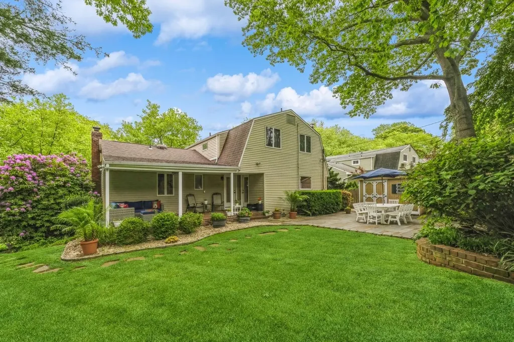 2 Caryl Place Kings Park NY 11754