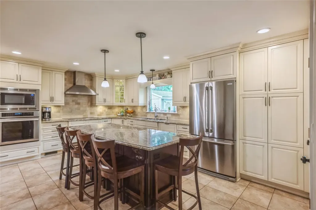 2 Caryl Place Kings Park NY 11754