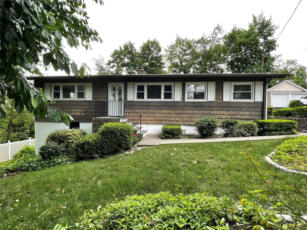 67 Augustine Road White Plains NY 10603