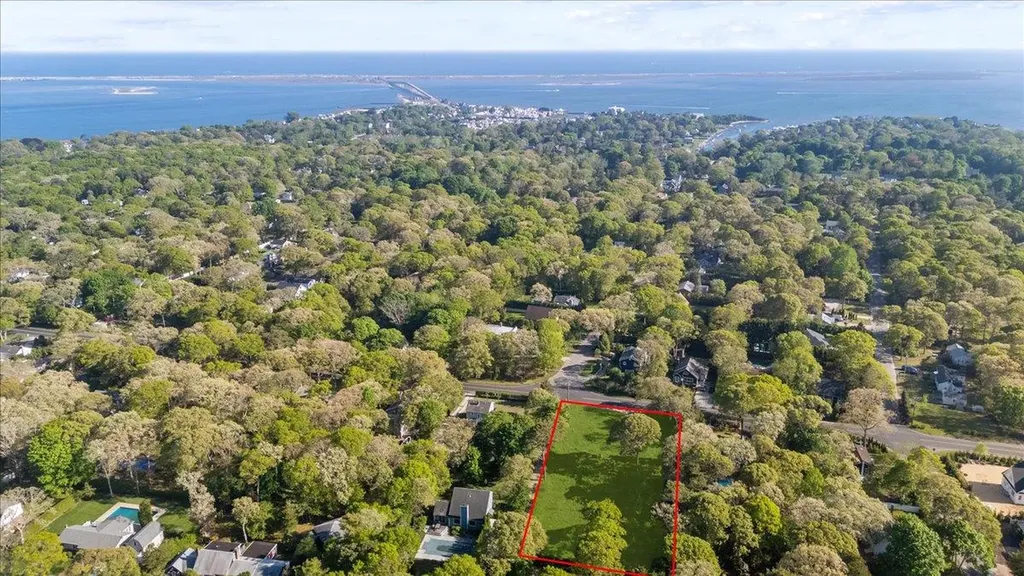 115 Bay Avenue E Hampton Bays NY 11946