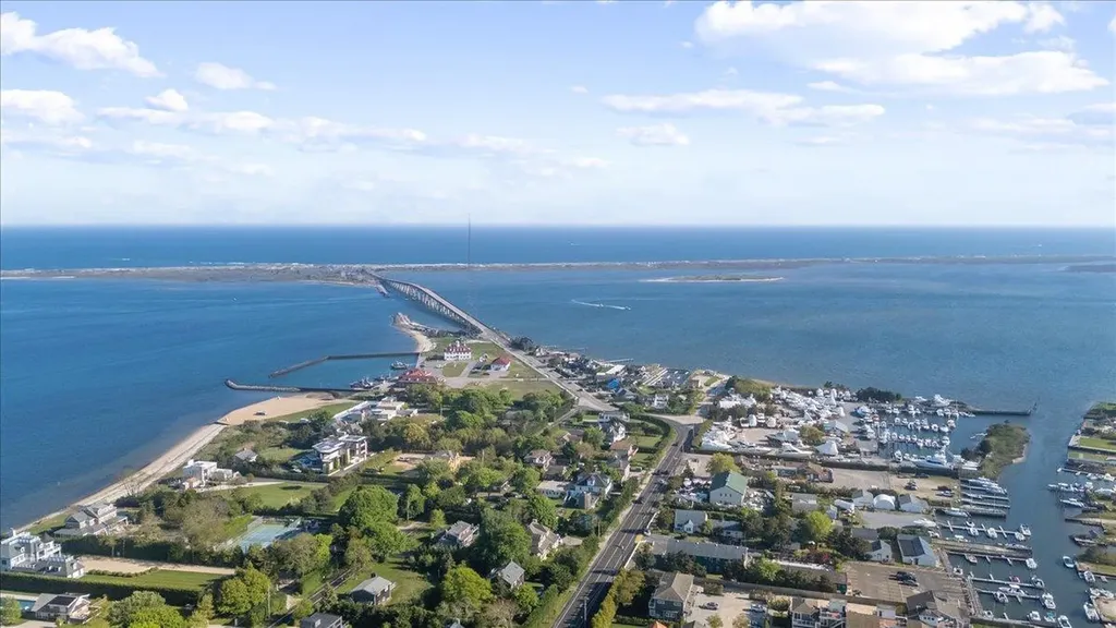 115 Bay Avenue E Hampton Bays NY 11946