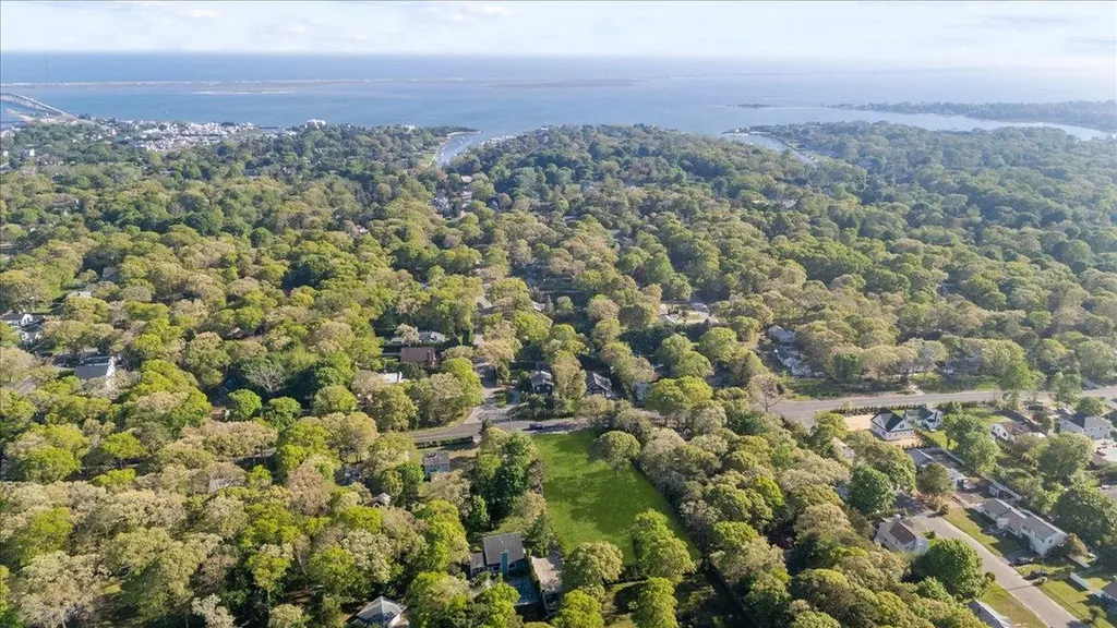115 Bay Avenue E Hampton Bays NY 11946
