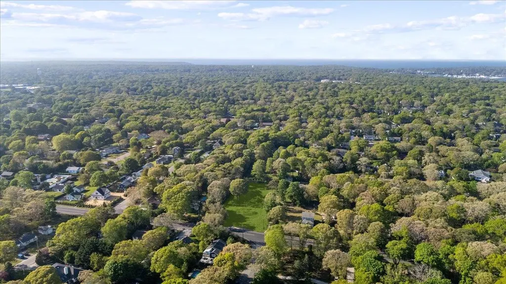 115 Bay Avenue E Hampton Bays NY 11946