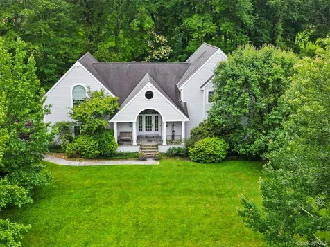 16 Club Way Mount Kisco NY 10549
