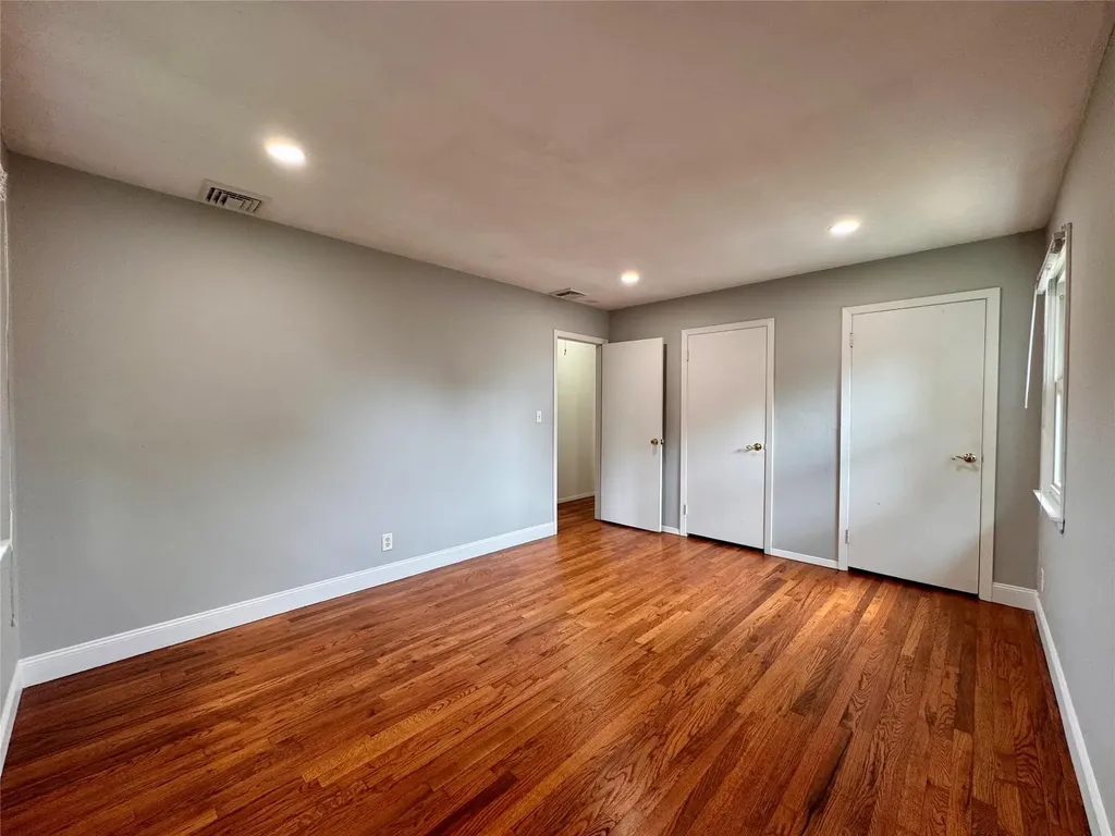 22 Warner Lane Ronkonkoma NY 11779