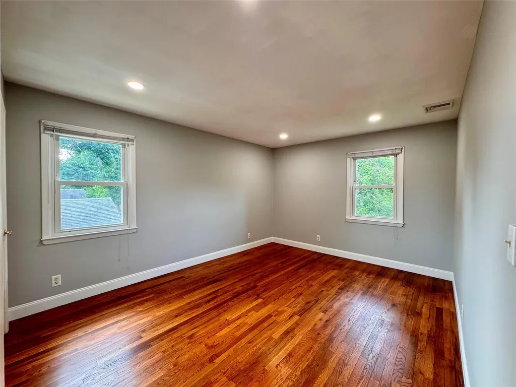 22 Warner Lane Ronkonkoma NY 11779