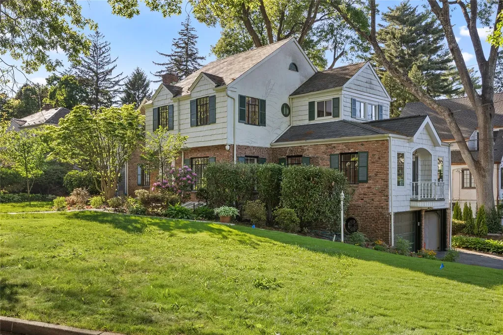119 Knickerbocker Road Manhasset NY 11030
