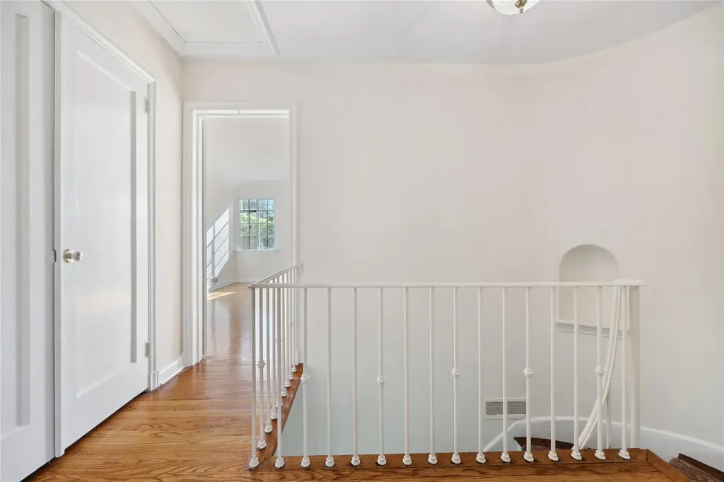 119 Knickerbocker Road Manhasset NY 11030