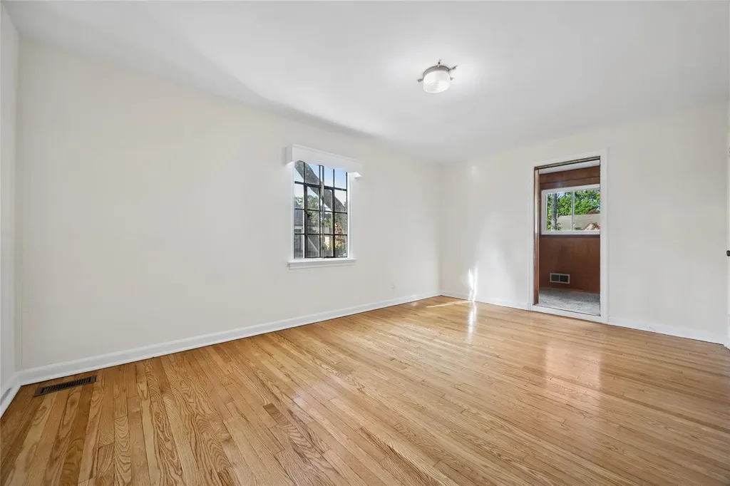 119 Knickerbocker Road Manhasset NY 11030