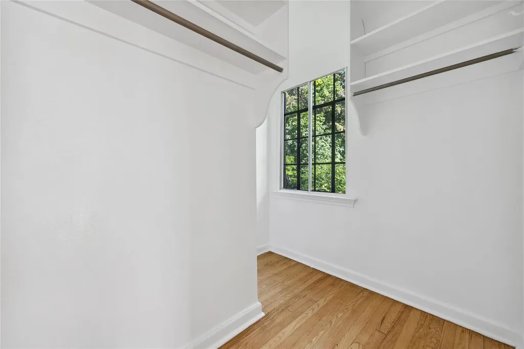 119 Knickerbocker Road Manhasset NY 11030