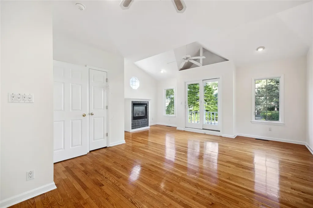 119 Knickerbocker Road Manhasset NY 11030